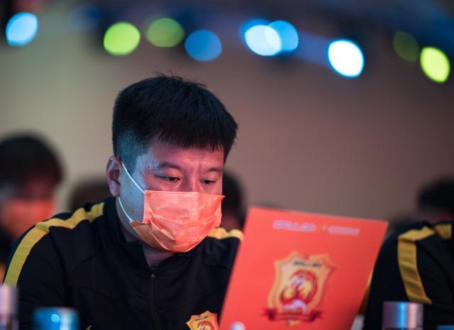 中欧体育平台-连续逆转+两战狂轰9球 李金羽为汉军激活进攻属性