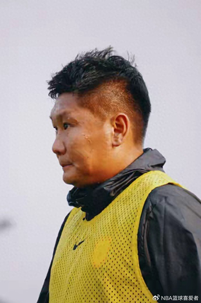 中欧体育官网-5万欧租来“妖锋”？重庆这波操作让中超同行坐不住了|肯帕努|球员|俱乐部|彩票|罗马尼亚_新浪体育_新浪新闻