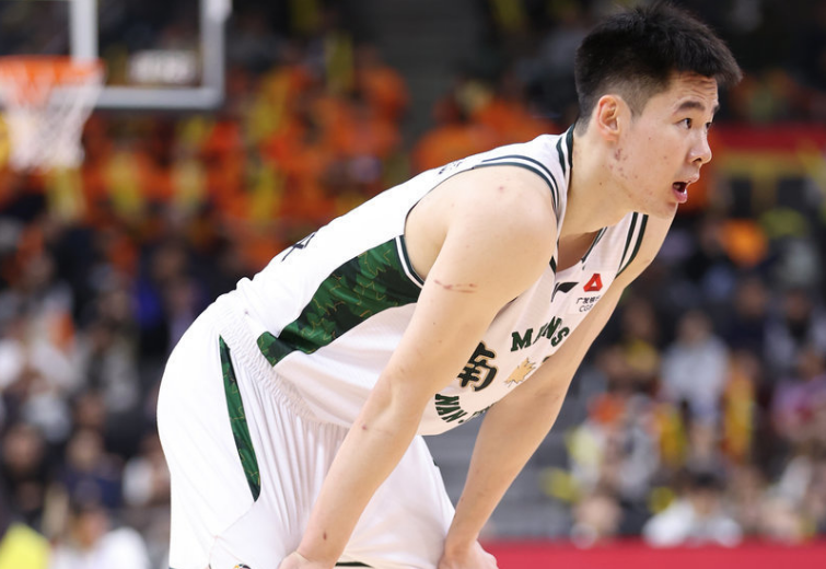 中欧体育官网-郭艾伦复出16分广州加时力克同曦 徐昕22+14郭昊文30+6+6