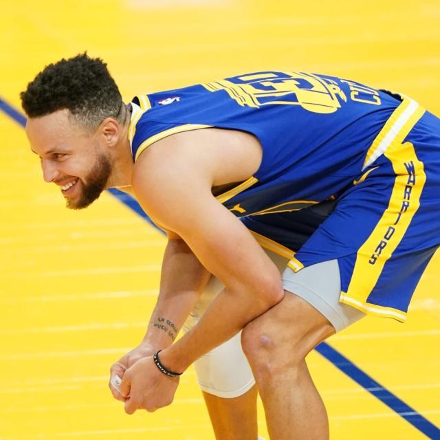 中欧体育官网-在历史级顶薪合同上签字 库里还有过片刻犹豫？